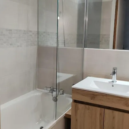 Renovated Cosy 6 Pers Apartment
